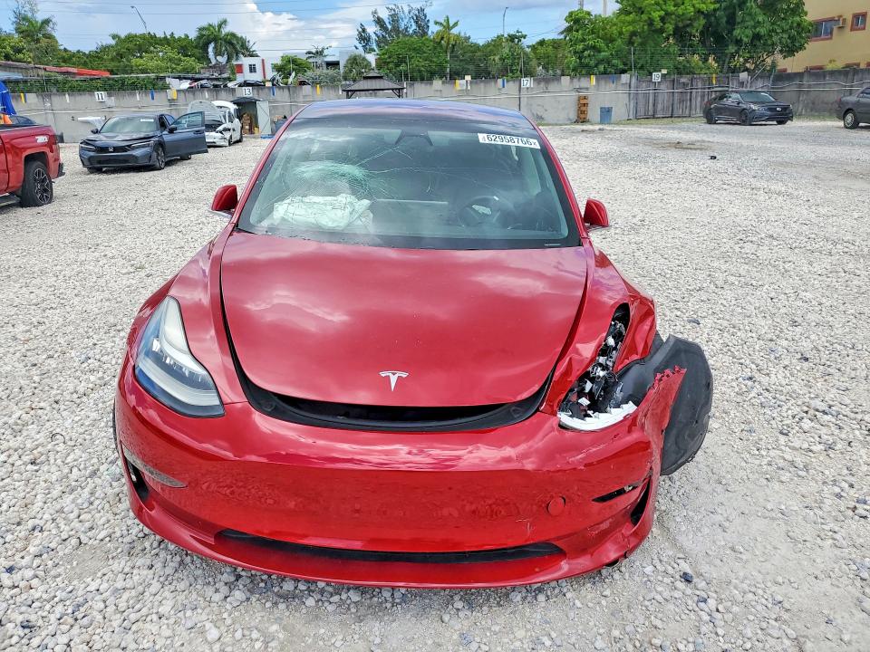 62958766 :رقم المزاد ، 5YJ3E1EA1JF153852 vin ، 2018 Tesla Model 3 مزاد بيع