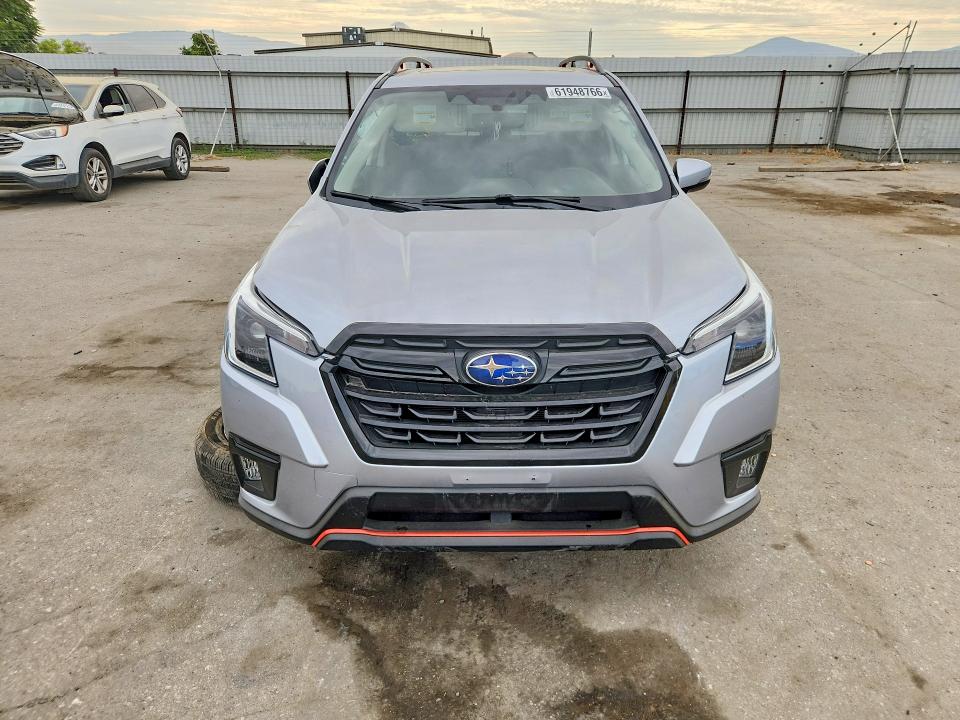 61948766 :رقم المزاد ، JF2SKAJC4NH503137 vin ، 2022 Subaru Forester مزاد بيع