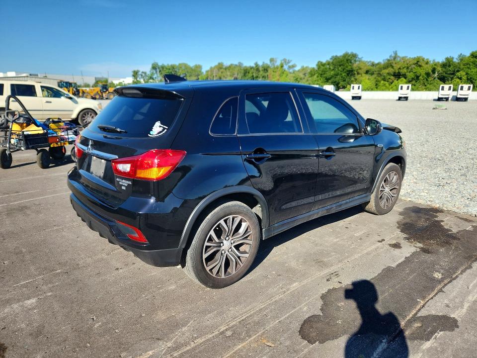 60082946 :رقم المزاد ، JA4AP3AW8JZ032772 vin ، 2018 Mitsubishi Outlander Sport مزاد بيع