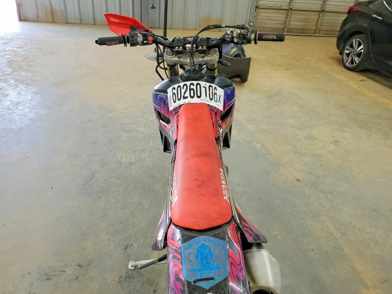 60260106 :رقم المزاد ، JH2ME12C3NK300201 vin ، 2022 Honda Crf250 مزاد بيع