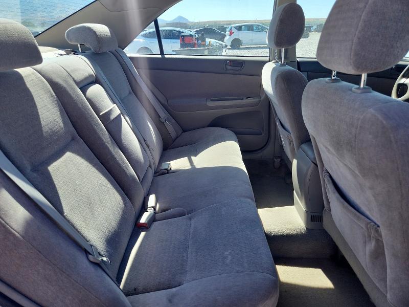 62463016 :رقم المزاد ، JTDBE32K640266932 vin ، 2004 Toyota Camry مزاد بيع