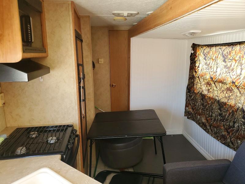 61624886 :رقم المزاد ، 4YDT2672783151071 vin ، 2008 Keystone Summerland مزاد بيع
