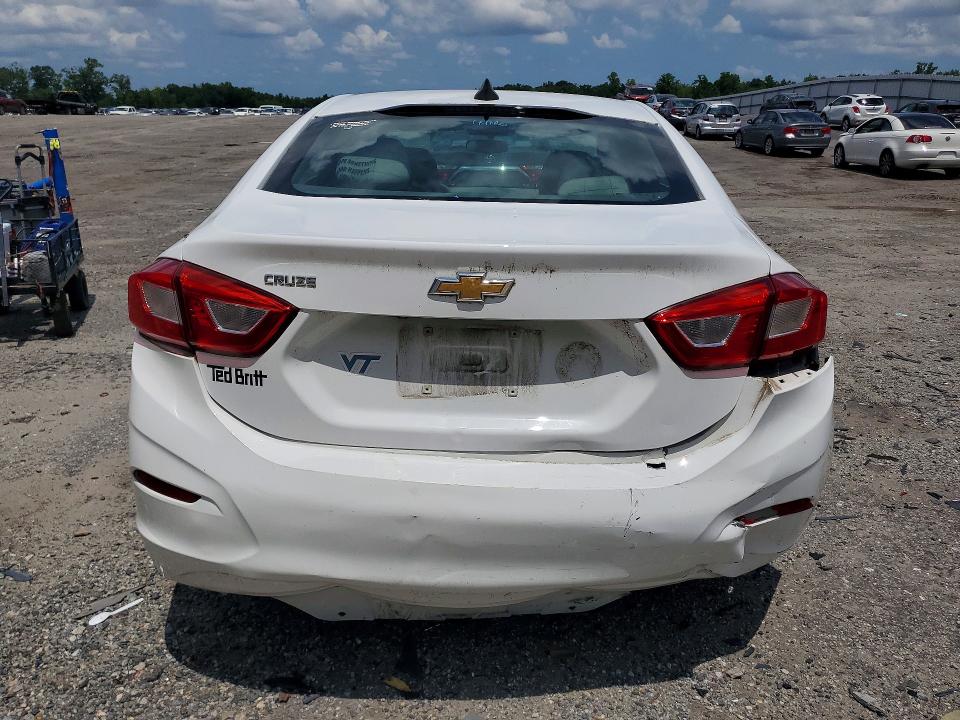 60696856 :رقم المزاد ، 1G1BB5SM1J7195933 vin ، 2018 Chevrolet Cruze مزاد بيع