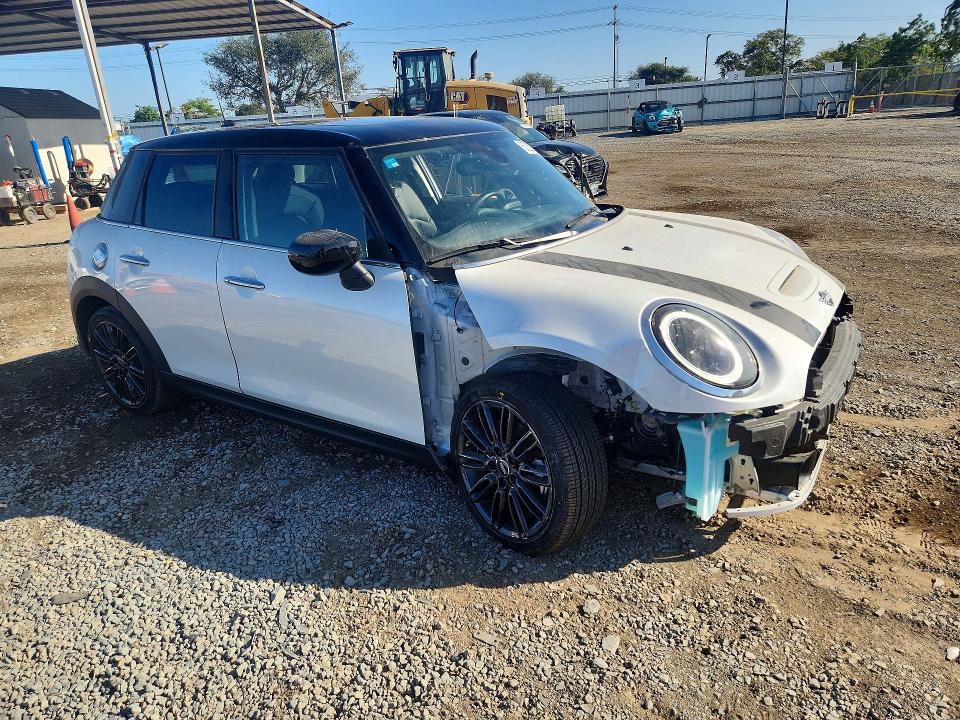 Продажа на аукционе авто 2024 Mini Cooper, vin: WMW53DK0XR2W03859, номер лота: 62326376