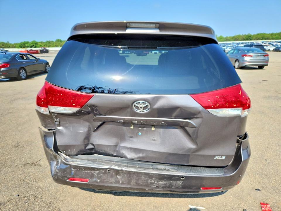 59097046 :رقم المزاد ، 5TDYK3DC2ES491517 vin ، 2014 Toyota Sienna مزاد بيع