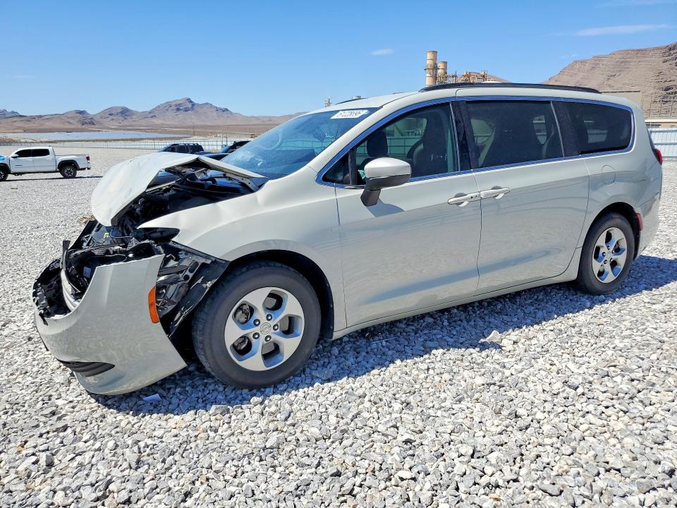 Продаж на аукціоні авто 2017 Chrysler Pacifica, vin: 2C4RC1CG3HR571092, номер лоту: 61228896