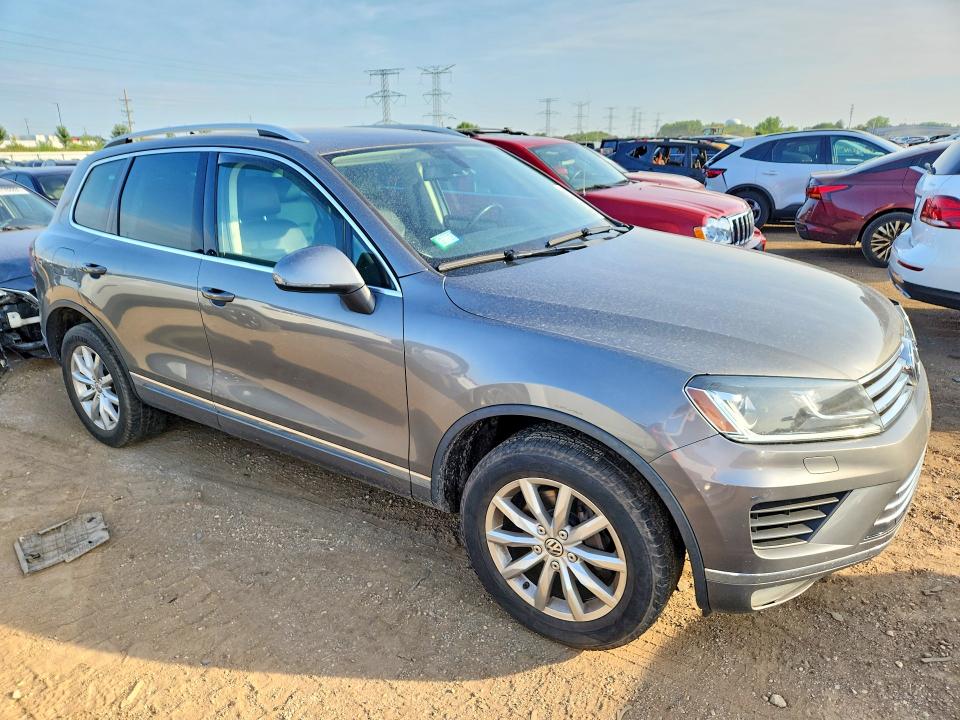 59732856 :رقم المزاد ، WVGEF9BP5GD003641 vin ، 2016 Volkswagen Touareg مزاد بيع