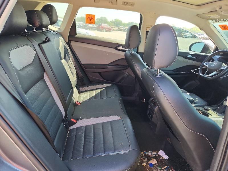 59303856 :رقم المزاد ، 3VV2X7B27NM044370 vin ، 2022 Volkswagen Taos مزاد بيع