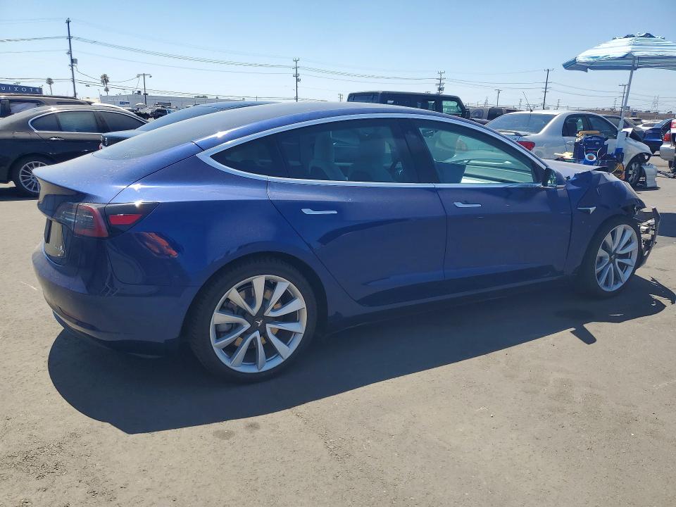 61602406 :رقم المزاد ، 5YJ3E1EB0KF421817 vin ، 2019 Tesla Model 3 مزاد بيع