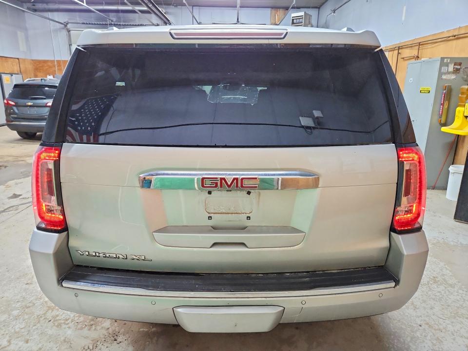 61554096 :رقم المزاد ، 1GKS2HKJ2HR163543 vin ، 2017 Gmc Yukon Xl مزاد بيع