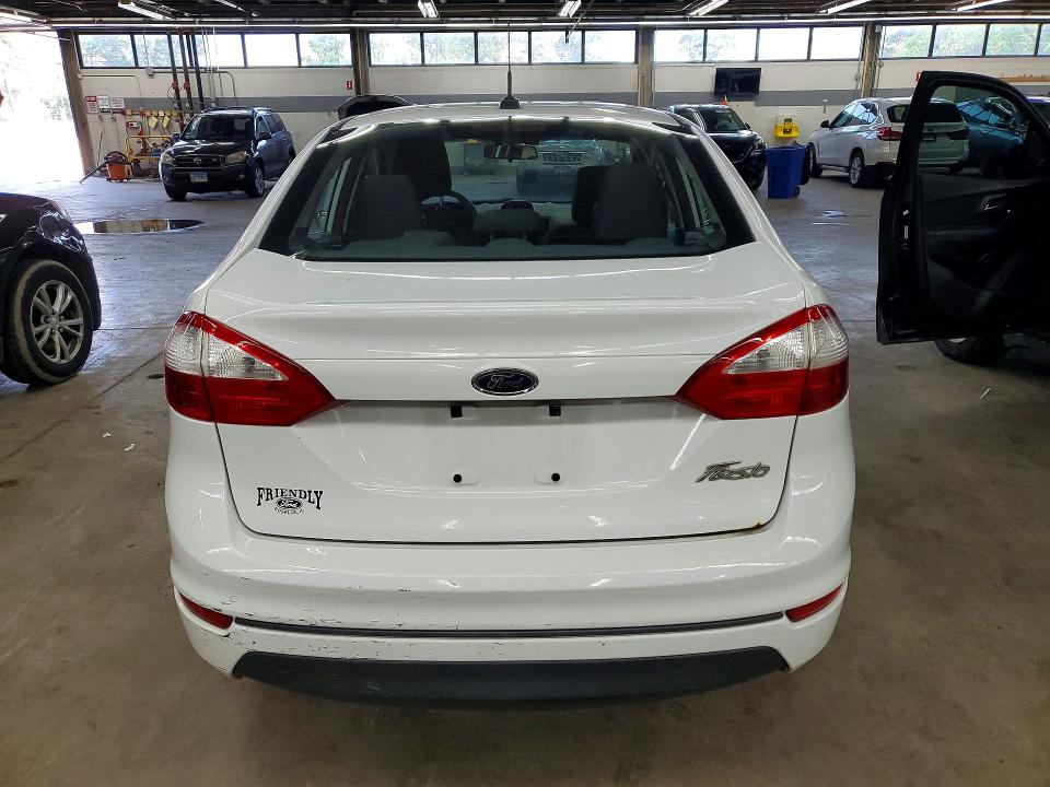 62996836 :رقم المزاد ، 3FADP4AJ8FM202995 vin ، 2015 Ford Fiesta مزاد بيع