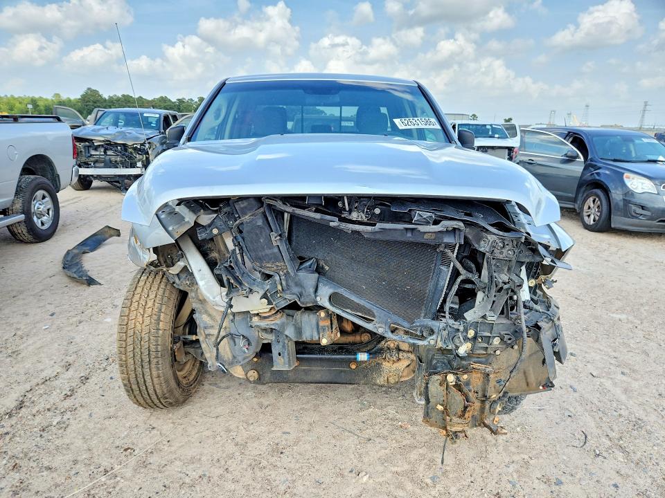 62631586 :رقم المزاد ، 1C6RR7GG1JS315928 vin ، 2018 Ram 1500 مزاد بيع