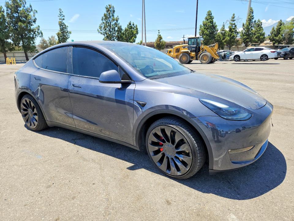 61146686 :رقم المزاد ، 7SAYGDEF5PF920272 vin ، 2023 Tesla Model Y مزاد بيع