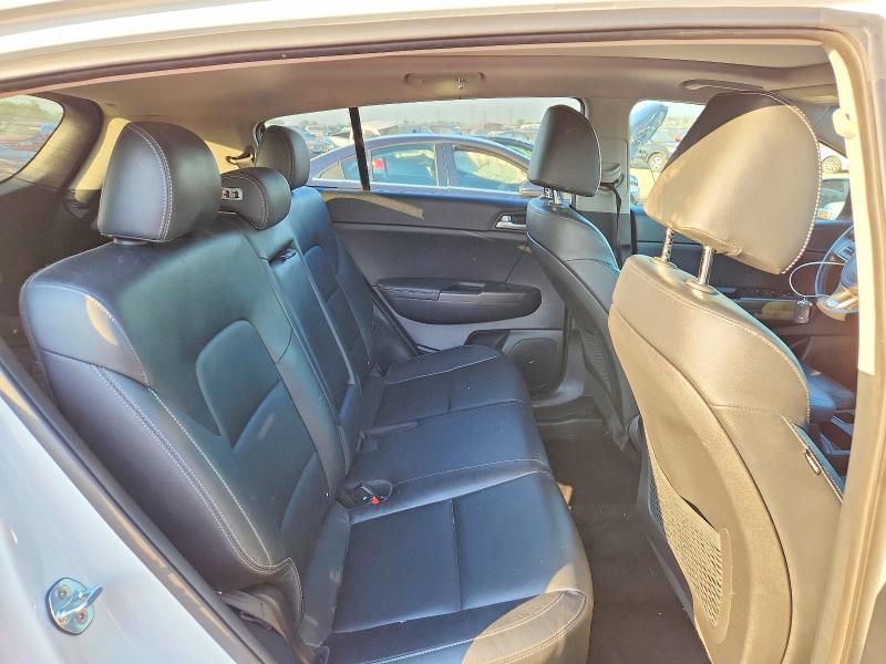 60388786 :رقم المزاد ، KNDPNCAC5H7220988 vin ، 2017 Kia Sportage مزاد بيع