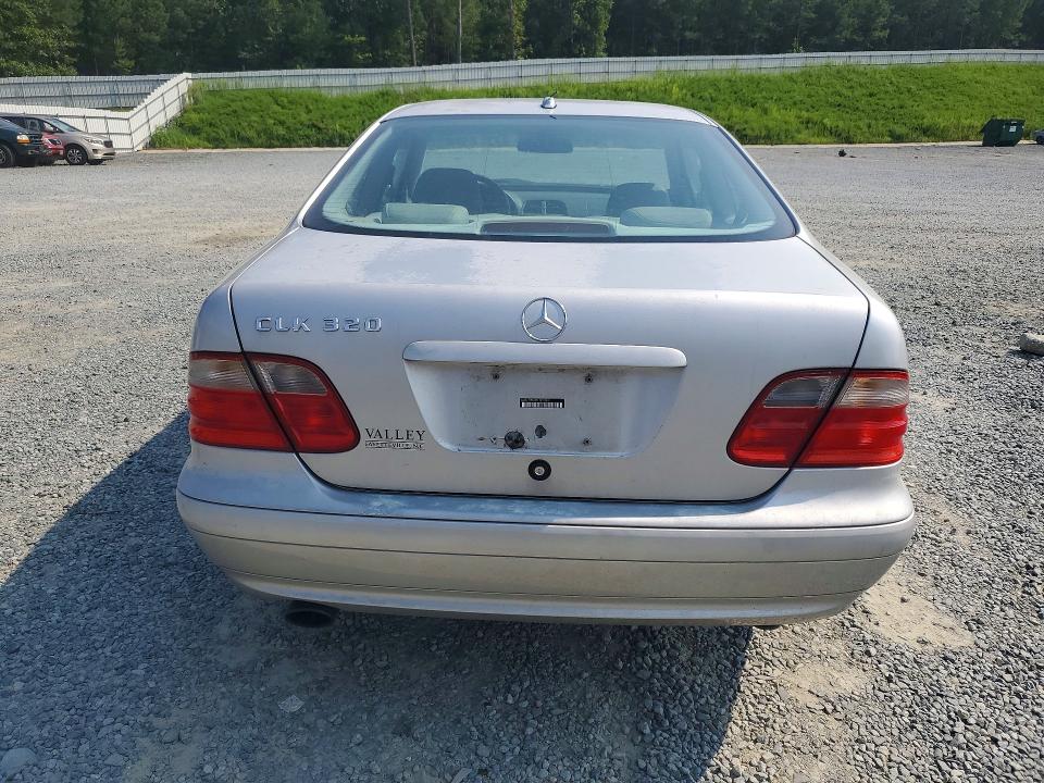 2000 Mercedes-benz Clk მანქანა იყიდება აუქციონზე, vin: WDBLJ65G0YF121024, აუქციონის ნომერი: 62935256