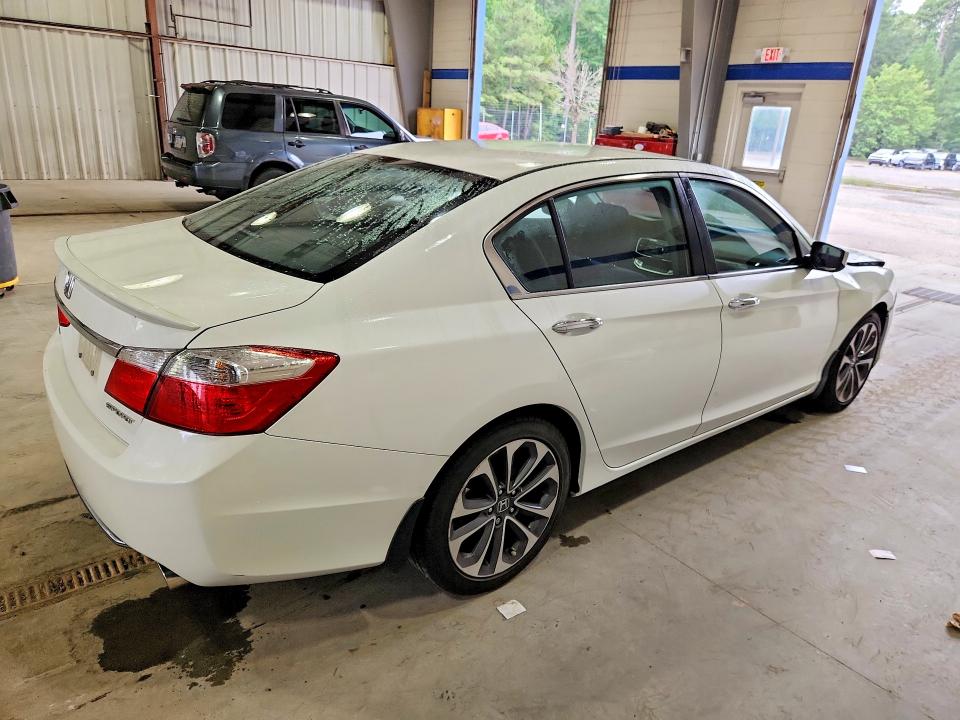 62018896 :رقم المزاد ، 1HGCR2F50FA200527 vin ، 2015 Honda Accord مزاد بيع