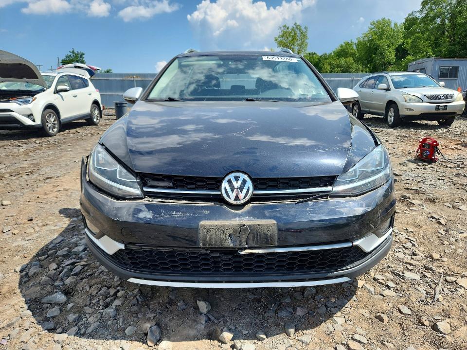 63511286 :رقم المزاد ، 3VWH17AU6JM756177 vin ، 2018 Volkswagen Golf Alltrack مزاد بيع
