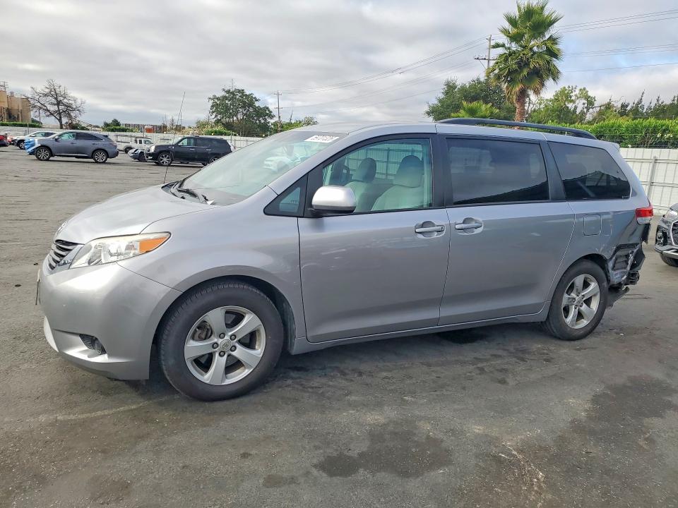 Продажа на аукционе авто 2013 Toyota Sienna, vin: 5TDKK3DC2DS284159, номер лота: 59701326