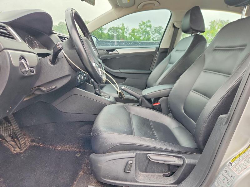 60392246 :رقم المزاد ، 3VWD07AJ3EM317130 vin ، 2014 Volkswagen Jetta مزاد بيع