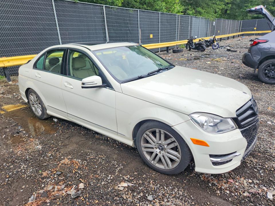 2012 Mercedes-benz C მანქანა იყიდება აუქციონზე, vin: WDDGF8BB3CR226324, აუქციონის ნომერი: 59976946