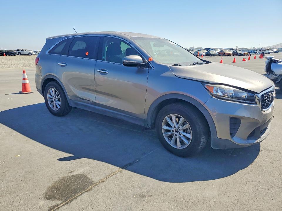 62542656 :رقم المزاد ، 5XYPG4A5XKG467242 vin ، 2019 Kia Sorento مزاد بيع
