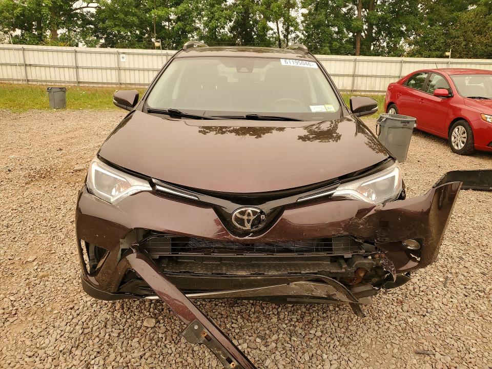 61195046 :رقم المزاد ، 2T3RFREV0JW819473 vin ، 2018 Toyota Rav4 مزاد بيع