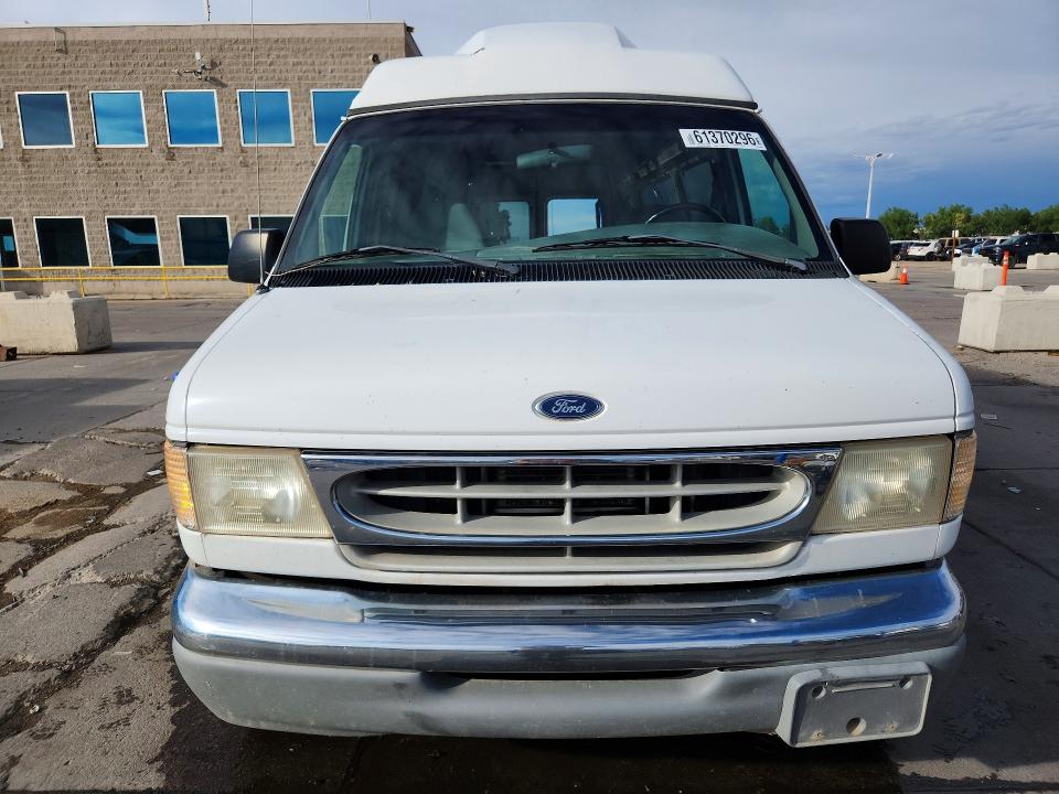 61370296 :رقم المزاد ، 1FBSS31L9XHB43252 vin ، 1999 Ford Econoline مزاد بيع