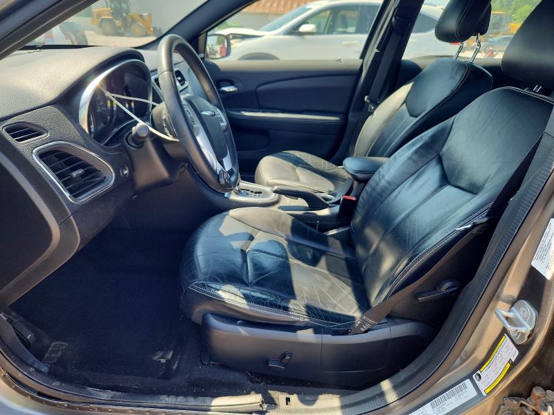60712726 :رقم المزاد ، 1C3CCBCG2DN574797 vin ، 2013 Chrysler 200 مزاد بيع
