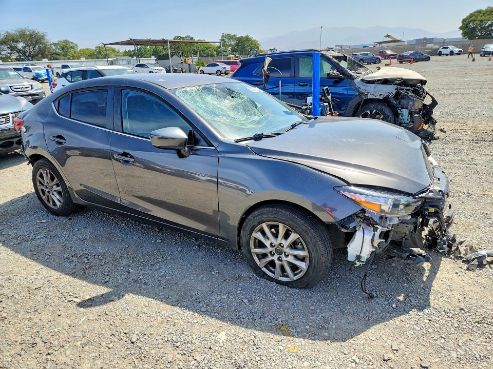 Продажа на аукционе авто 2017 Mazda 3, vin: 3MZBN1U76HM107325, номер лота: 61640546