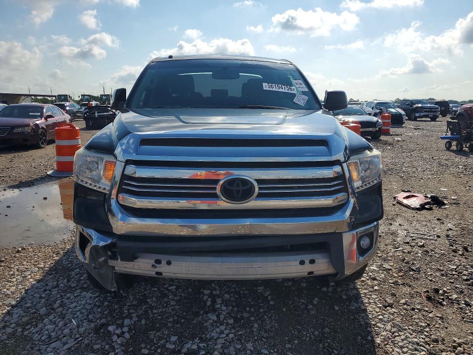 56194756 :رقم المزاد ، 5TFEM5F19HX122141 vin ، 2017 Toyota Tundra مزاد بيع