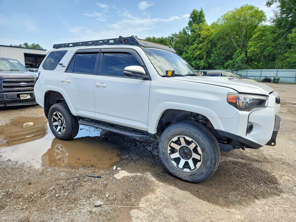 61532526 :رقم المزاد ، JTERU5JRXM5947606 vin ، 2021 Toyota 4runner مزاد بيع