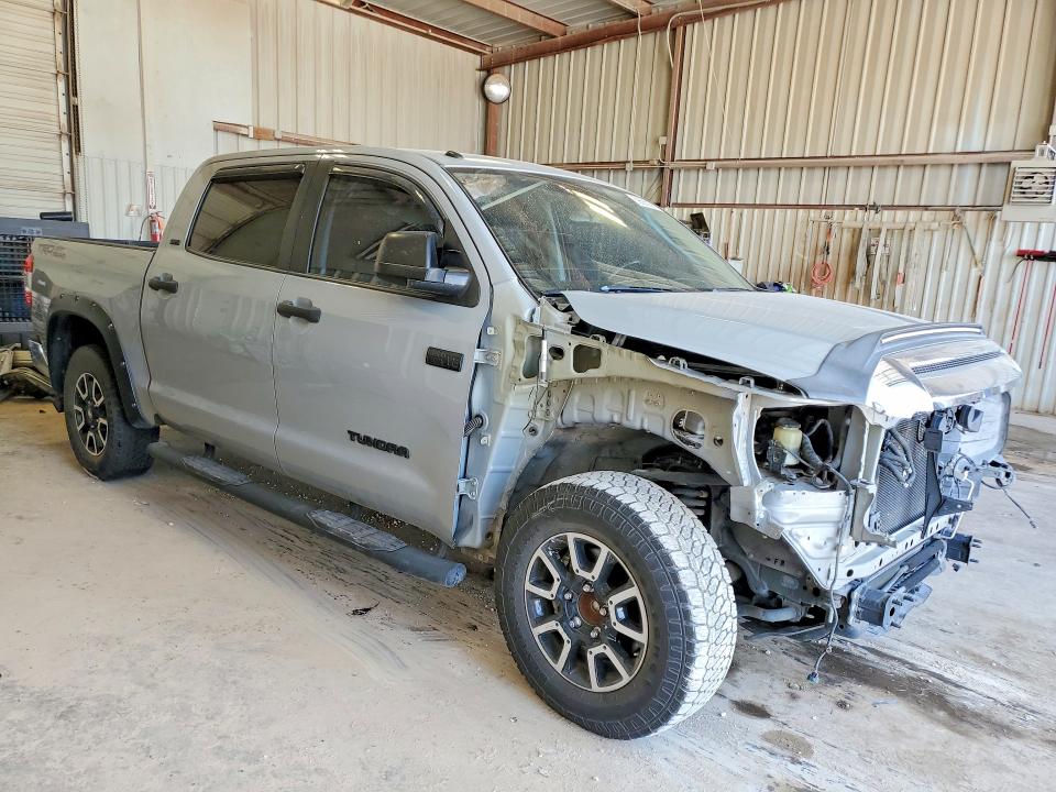 59685936 :رقم المزاد ، 5TFEY5F12JX231339 vin ، 2018 Toyota Tundra مزاد بيع