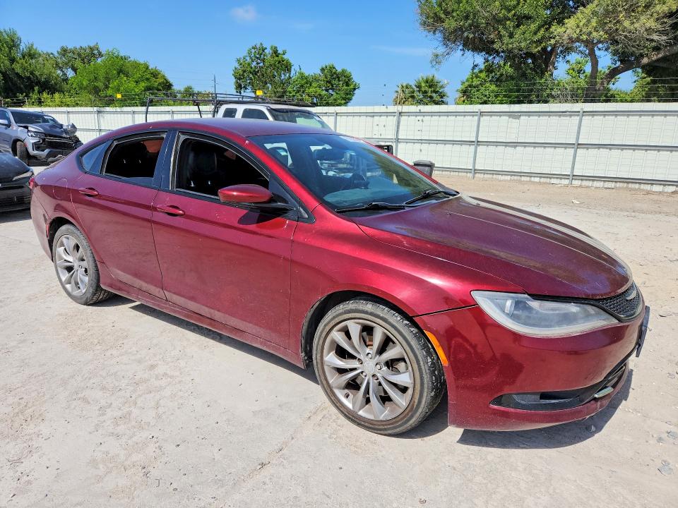 61928706 :رقم المزاد ، 1C3CCCBG9FN527762 vin ، 2015 Chrysler 200 مزاد بيع