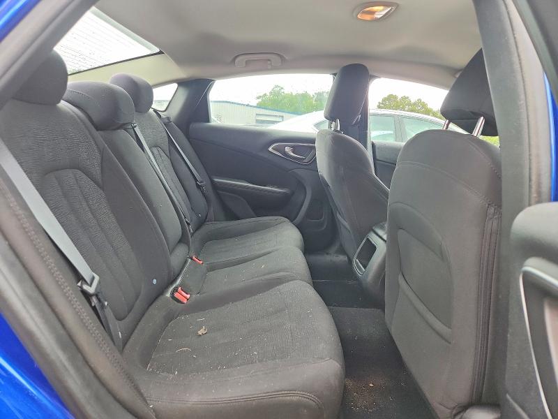 60388066 :رقم المزاد ، 1C3CCCAB8FN550486 vin ، 2015 Chrysler 200 مزاد بيع