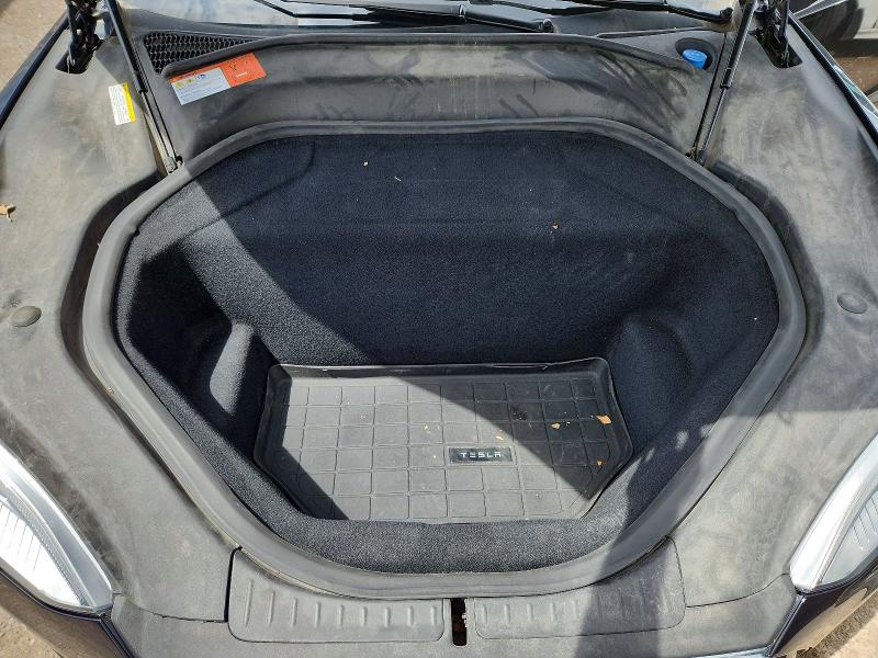 2015 Tesla Model S მანქანა იყიდება აუქციონზე, vin: 5YJSA1S26FF096558, აუქციონის ნომერი: 61443916