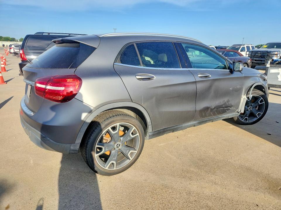 85621295 :رقم المزاد ، WDCTG4EB8JJ424218 vin ، 2018 Mercedes-benz Gla مزاد بيع
