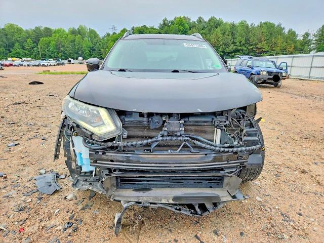 60477206 :رقم المزاد ، 5N1AT2MV9JC832655 vin ، 2018 Nissan Rogue مزاد بيع