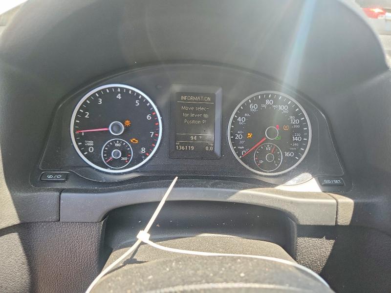 2014 Volkswagen Tiguan მანქანა იყიდება აუქციონზე, vin: WVGBV3AX5EW526812, აუქციონის ნომერი: 62874126