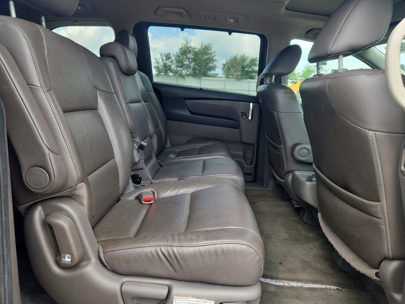 62233826 :رقم المزاد ، 5FNRL5H65EB031077 vin ، 2014 Honda Odyssey مزاد بيع