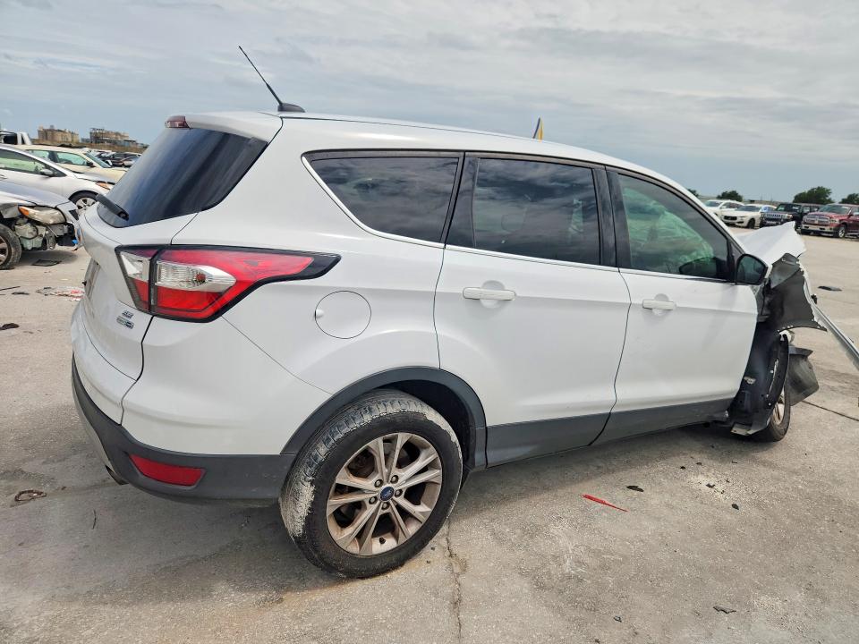 2017 Ford Escape მანქანა იყიდება აუქციონზე, vin: 1FMCU9GD8HUE48811, აუქციონის ნომერი: 61022246