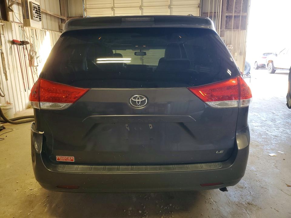 2014 Toyota Sienna მანქანა იყიდება აუქციონზე, vin: 5TDKK3DCXES484028, აუქციონის ნომერი: 62810316