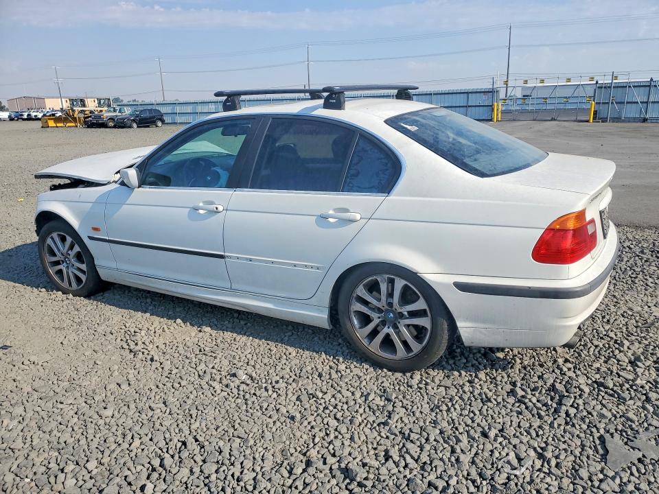 61066086 :رقم المزاد ، WBAAV53461JS96877 vin ، 2001 Bmw 330 مزاد بيع