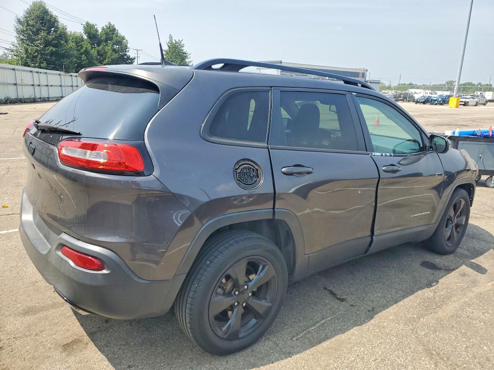 61282546 :رقم المزاد ، 1C4PJLCS1GW233550 vin ، 2016 Jeep Cherokee مزاد بيع