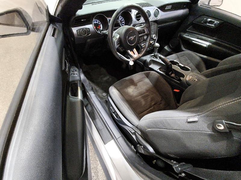 60862266 :رقم المزاد ، 1FA6P8TH4F5400070 vin ، 2015 Ford Mustang مزاد بيع