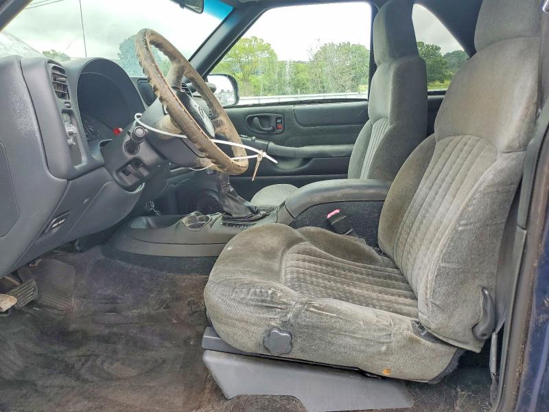 62120806 :رقم المزاد ، 1GNCS18W82K143184 vin ، 2002 Chevrolet Blazer مزاد بيع