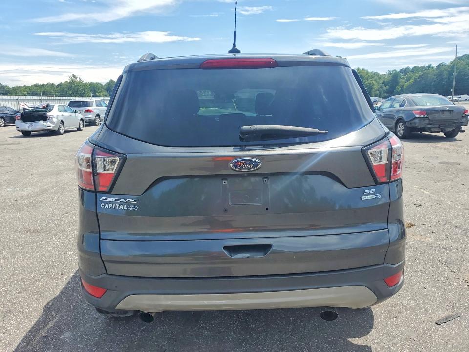 60570046 :رقم المزاد ، 1FMCU9GD3JUD33748 vin ، 2018 Ford Escape مزاد بيع