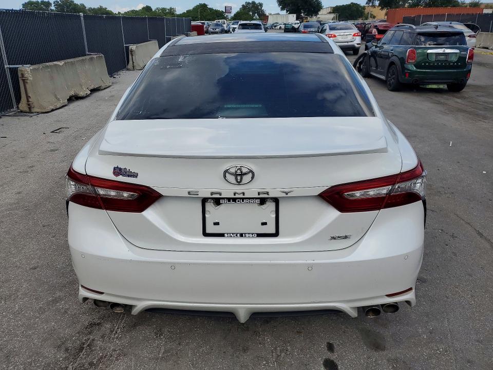 Продаж на аукціоні авто 2018 Toyota Camry, vin: 4T1B61HK3JU127513, номер лоту: 59913746