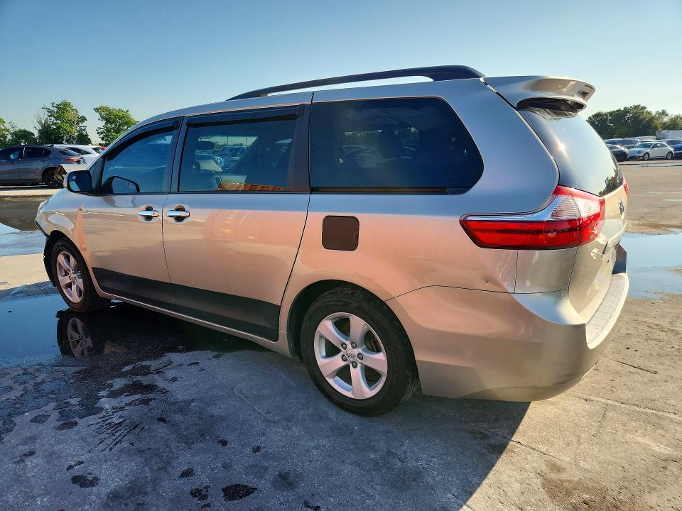 60046956 :رقم المزاد ، 5TDKK3DC4FS555788 vin ، 2015 Toyota Sienna مزاد بيع