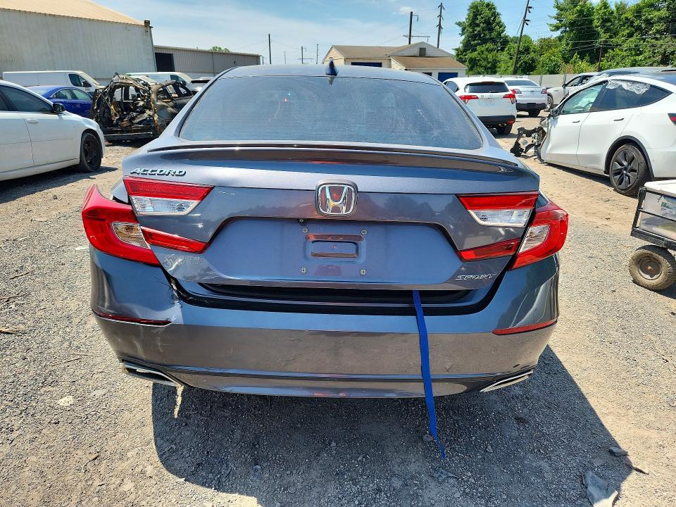 Продажа на аукционе авто 2018 Honda Accord, vin: 1HGCV1F36JA155199, номер лота: 62000196