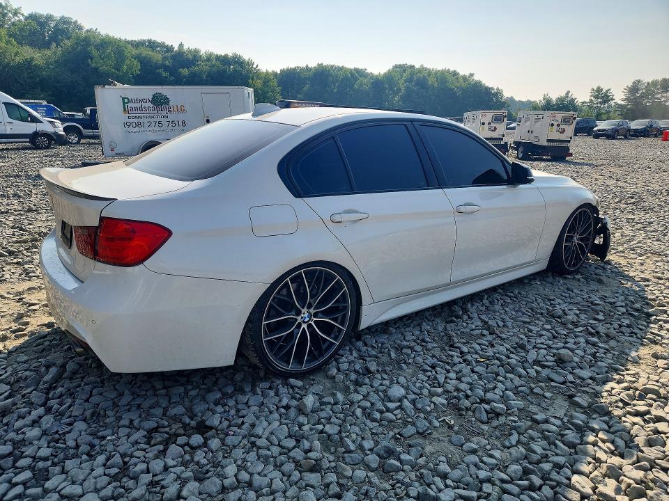 61702106 :رقم المزاد ، WBA3A9G5XDNP37969 vin ، 2013 Bmw 335 مزاد بيع